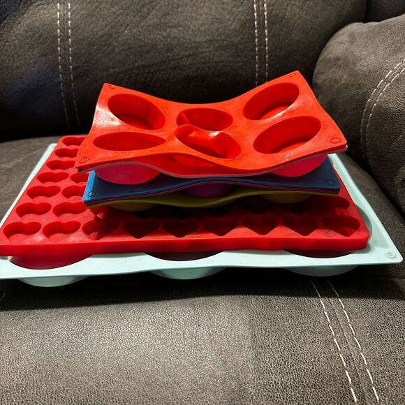 🎨 Silicone Mold Bundle for Freshies & Crafts! 🧼🕯️ - Picture 2 of 5